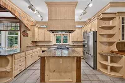 3640 Cloudland Drive, Atlanta, GA 30327 - Photo 8
