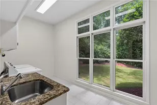 3640 Cloudland Dr, Atlanta, GA 30327 - Photo 24