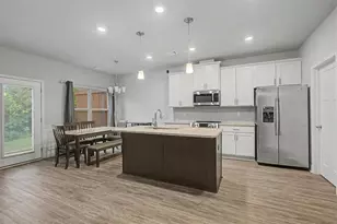 1360 Sugar Glen Ct, Lawrenceville, GA 30044 - Photo 8