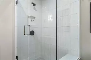 191 Chestnut Cir, Atlanta, GA 30342 - Photo 20
