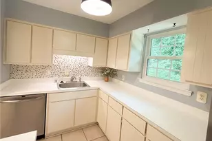 383 Leisure Ct SW, Marietta, GA 30064 - Photo 4