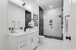 1242 Brook Forest Dr NE, Atlanta, GA 30324 - Photo 14