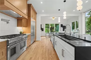 1242 Brook Forest Dr NE, Atlanta, GA 30324 - Photo 8