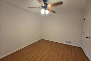 3309 Stonecrest Ct, Atlanta, GA 30341 - Photo 2