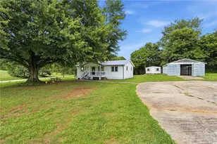 667 W O Smith Rd, Jefferson, GA 30549 - Photo 2