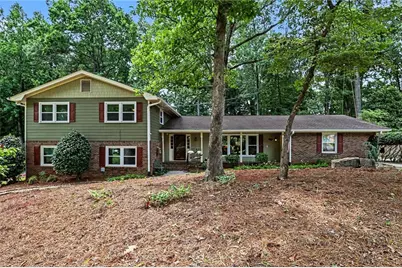 4106 Nancy Creek Way NE, Atlanta, GA 30319 - Photo 2