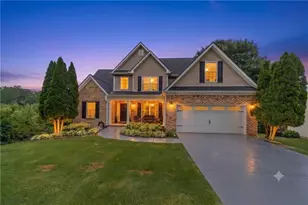 946 Golden Meadows Ln, Loganville, GA 30052 - Photo 2