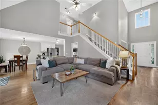 946 Golden Meadows Ln, Loganville, GA 30052 - Photo 4