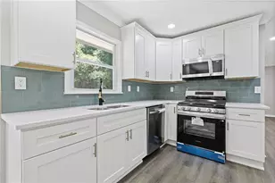 453 Edwards Ct, Lawrenceville, GA 30044 - Photo 8