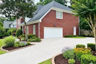 2730 Runnelwood Ln, Snellville, GA 30078 - Photo 2