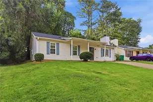 5202 Scarbrough Ln, Stone Mountain, GA 30088 - Photo 2