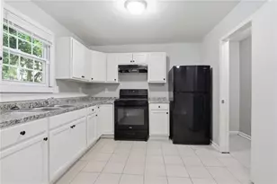 5202 Scarbrough Ln, Stone Mountain, GA 30088 - Photo 14