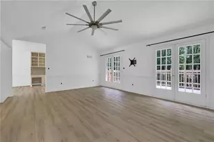 1138 Carla Joe Dr SW, Lilburn, GA 30047 - Photo 4