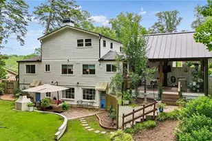 372 Pine Forest Rd, Atlanta, GA 30342 - Photo 4