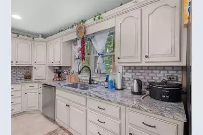 1310 Vineyard Drive, Conyers, GA 30013 - Photo 12