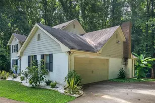 1310 Vineyard Dr, Conyers, GA 30013 - Photo 2