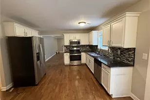 944 Crossing Rock Dr, Lawrenceville, GA 30043 - Photo 10