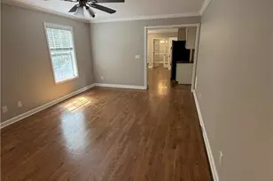 944 Crossing Rock Dr, Lawrenceville, GA 30043 - Photo 4