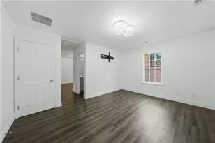 226 Thornton St SW, Atlanta, GA 30315 - Photo 4