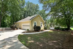 33 Bridgewater Dr, Newnan, GA 30265 - Photo 2