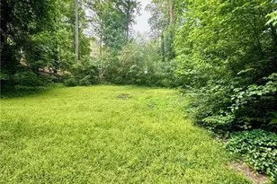 3380 Creek Hollow Dr, Marietta, GA 30062 - Photo 2