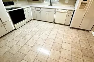 3380 Creek Hollow Dr, Marietta, GA 30062 - Photo 8