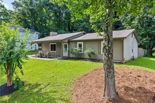 1833 Silver Leaf Dr SW, Marietta, GA 30008 - Photo 2
