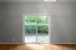 1020 Fairfield Ct NE, Marietta, GA 30068 - Photo 10