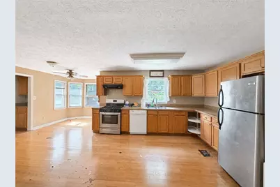 677 Bankshire Drive, Suwanee, GA 30024 - Photo 4