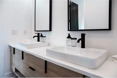 1268 Arkwright Place SE, Atlanta, GA 30317 - Photo 52