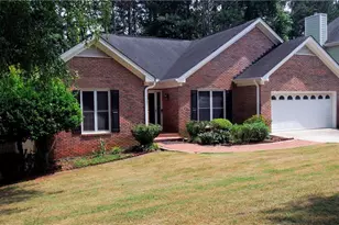 1105 Secret Cove Dr, Sugar Hill, GA 30518 - Photo 2
