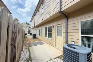 316 Cashes Ct, Lilburn, GA 30047 - Photo 34