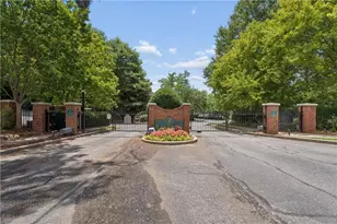1601 Liberty Ln, Roswell, GA 30075 - Photo 22