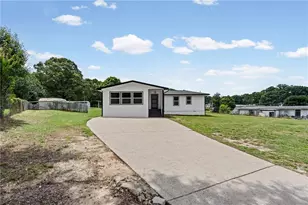 203 Hill St, Auburn, GA 30011 - Photo 2