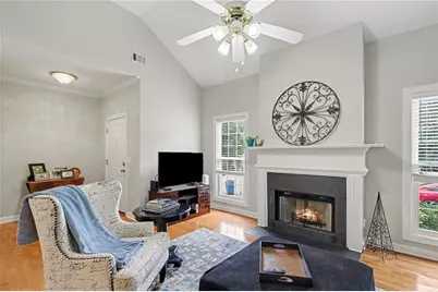 215 Pickets Row, Peachtree City, GA 30269 - Photo 4