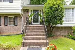 422 Woodstone W Dr, Marietta, GA 30068 - Photo 4