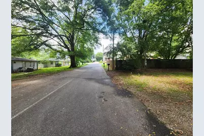 5308Is Tanner Street, Flowery Branch, GA 30542 - Photo 2