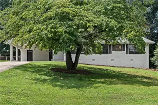 3138 Esther Dr, Gainesville, GA 30504 - Photo 2