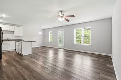 121 W Lexington Avenue, Griffin, GA 30223 - Photo 6