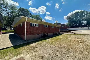 718 Hill St, Forest Park, GA 30297 - Photo 2