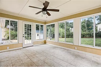 2571 Meadowglen Trail, Snellville, GA 30078 - Photo 8