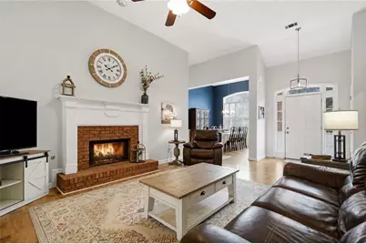 4389 Chatham View Drive, Buford, GA 30518 - Photo 4