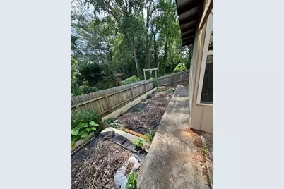 2570 Trelipe Drive, Lawrenceville, GA 30044 - Photo 24