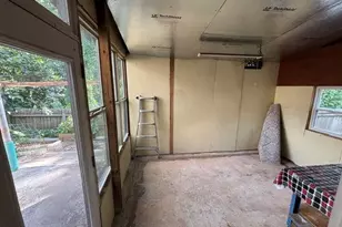 2570 Trelipe Dr, Lawrenceville, GA 30044 - Photo 22