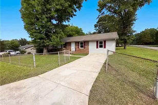 5552 Pine St, Lula, GA 30554 - Photo 2