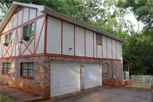4194 Indian Manor Dr, Stone Mountain, GA 30083 - Photo 4