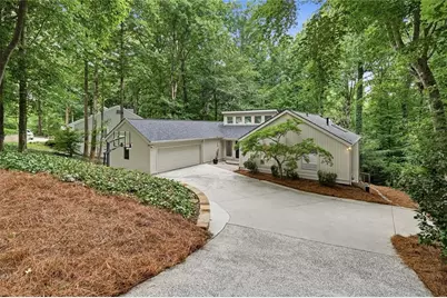 4411 Kings Way NE, Marietta, GA 30067 - Photo 2