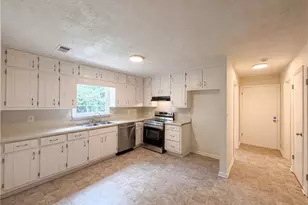 6486 Lynn Dale Ln, Morrow, GA 30260 - Photo 2