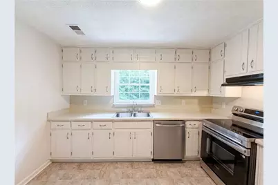 6486 Lynndale Lane, Morrow, GA 30260 - Photo 6