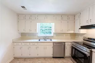6486 Lynn Dale Ln, Morrow, GA 30260 - Photo 6